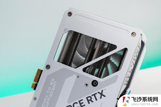 华硕天选TX GAMING-RTX4070-O12G-BTF显卡测评：感受二次元无线火力