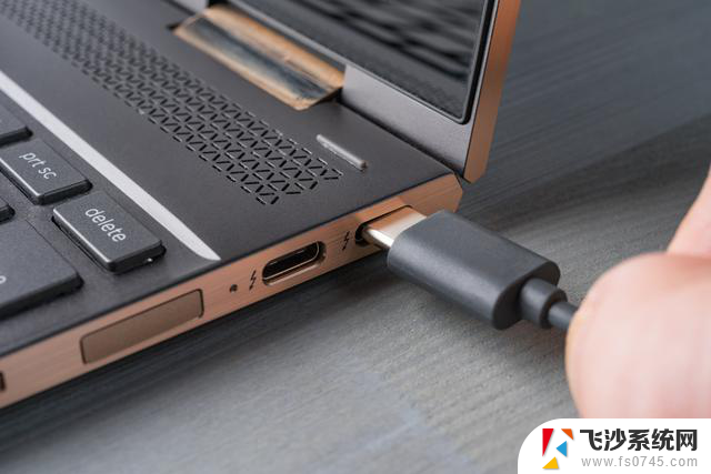 为什么你的USB-C无法充电/连屏？微软终于要解决了！