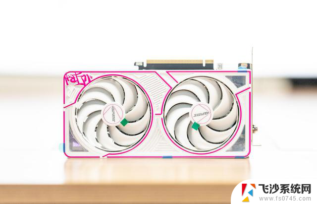 iGame RTX 5060 Ultra W DUO OC 8GB 开箱：揭秘这款惊艳的甜品显卡