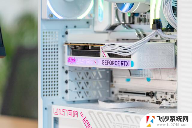 iGame RTX 5060 Ultra W DUO OC 8GB 开箱：揭秘这款惊艳的甜品显卡