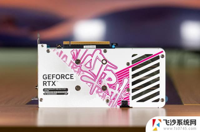 iGame RTX 5060 Ultra W DUO OC 8GB 开箱：揭秘这款惊艳的甜品显卡