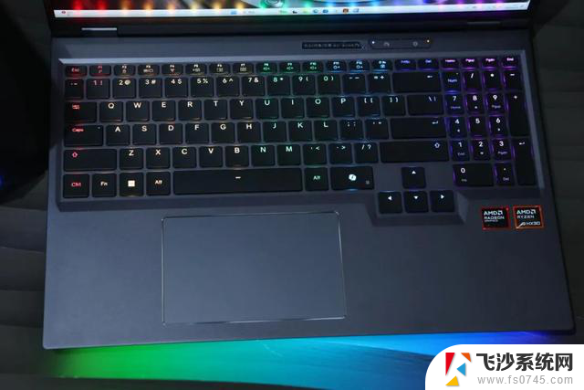 AMD锐龙9 9955HX3D处理器震撼全场！机械革命苍龙16 Ultra开启移动性能新纪元