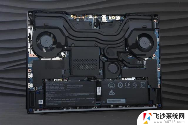 AMD锐龙9 9955HX3D处理器震撼全场！机械革命苍龙16 Ultra开启移动性能新纪元